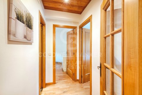 House for sale in Girona, Spain 4 bedrooms, 117 sq.m. No. 157132 - photo 15