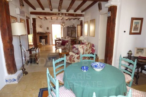House for sale in Sella, Alicante, Spain 8 bedrooms, 660 sq.m. No. 157129 - photo 6