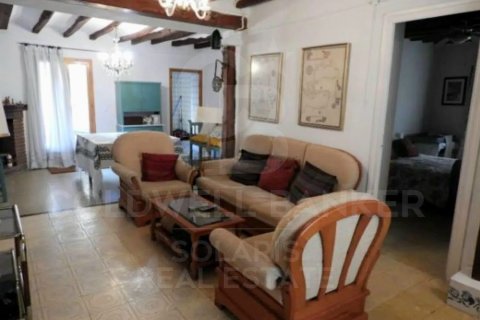 House for sale in Sella, Alicante, Spain 8 bedrooms, 660 sq.m. No. 157129 - photo 11