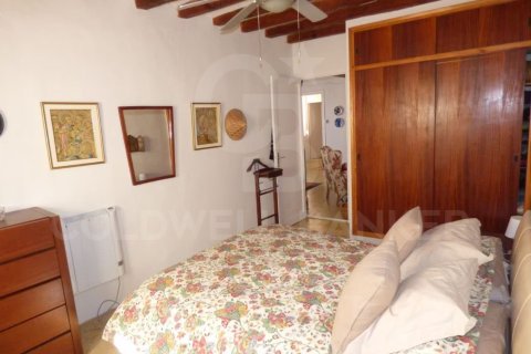 House for sale in Sella, Alicante, Spain 8 bedrooms, 660 sq.m. No. 157129 - photo 22