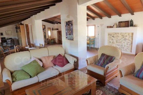 House for sale in Sella, Alicante, Spain 8 bedrooms, 660 sq.m. No. 157129 - photo 8