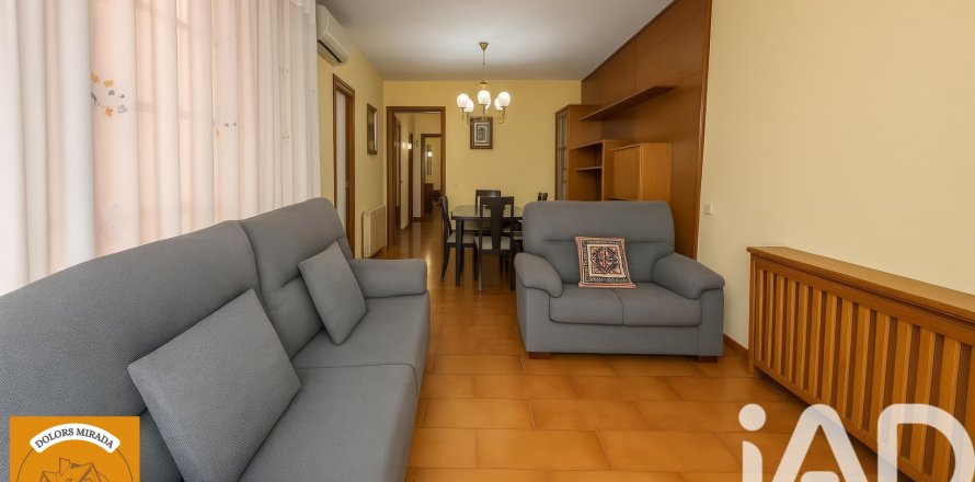 Townhouse in Bellcaire d'Urgell, Lleida, Spain 5 bedrooms, 310 sq.m. No. 184838