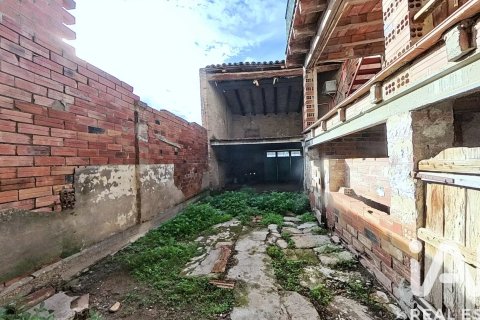 Townhouse for sale in Bellcaire d'Urgell, Lleida, Spain 5 bedrooms, 310 sq.m. No. 184838 - photo 17