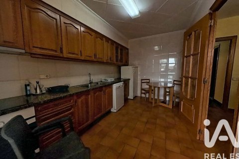Townhouse for sale in Bellcaire d'Urgell, Lleida, Spain 5 bedrooms, 310 sq.m. No. 184838 - photo 25