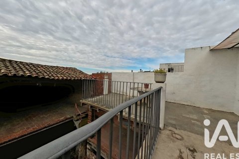 Townhouse for sale in Bellcaire d'Urgell, Lleida, Spain 5 bedrooms, 310 sq.m. No. 184838 - photo 20