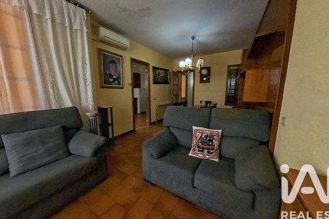 Townhouse for sale in Bellcaire d'Urgell, Lleida, Spain 5 bedrooms, 310 sq.m. No. 184838 - photo 5