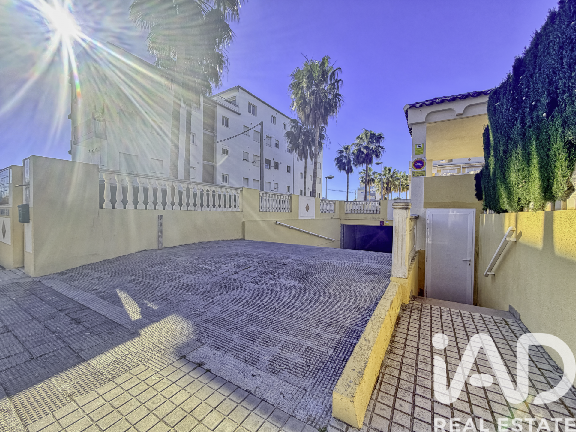 Garage in Denia, Alicante, Spain No. 184833
