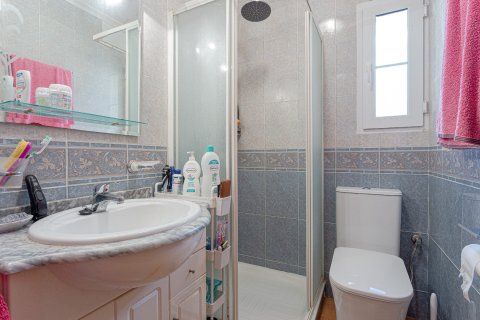 Huvila myytävänä Pilar de la Horadada, Alicante, Espanja, 3 makuuhuonetta, 86 m2 No. 147611 - kuva 23