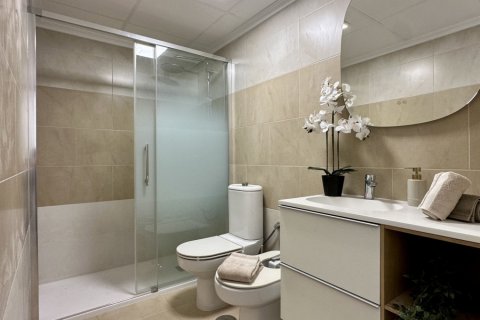 Huoneisto myytävänä Torrevieja, Alicante, Espanja, 3 makuuhuonetta, 90 m2 No. 147612 - kuva 13