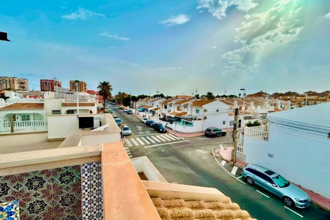 Kaupunkipientalo myytävänä Torrevieja, Alicante, Espanja, 3 makuuhuonetta, 69 m2 No. 192303 - kuva 29