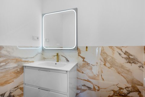 Продажа квартиры в Пунта Прима, Аликанте, Испания 2 спальни, 70м2 №192302 - фото 25