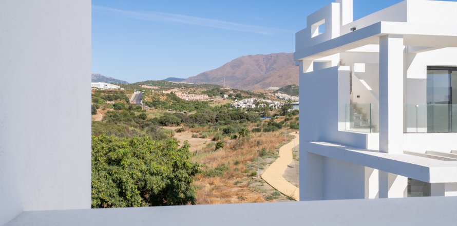 Квартира в Эстепона, Малага, Испания 3 спальни, 274м2 №136148