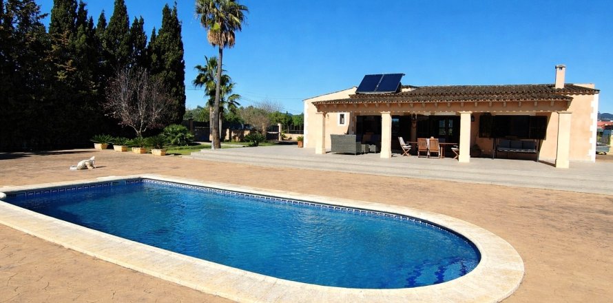 Finca i Sencelles, Mallorca, Spanien 4 sovrum, 256 kvm. Nr. 161047