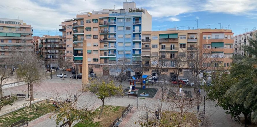Appartamento a Alicante, Spagna 3 camere da letto, 110 mq. N° 183474