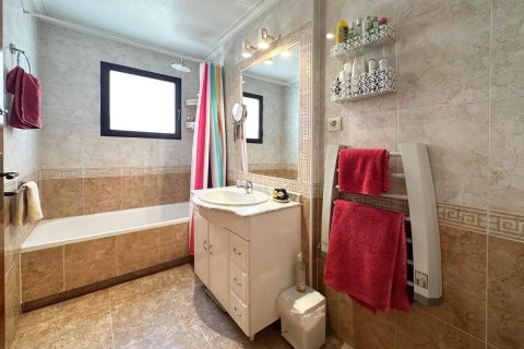 Apartment for sale in Alicante, Spain 2 bedrooms, 64 sq.m. No. 148973 - photo 16