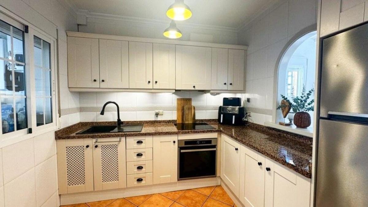Villa in Algorfa, Alicante, Spain 5 bedrooms, 172 sq.m. No. 148975