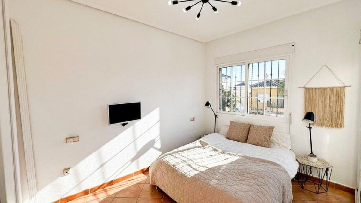 Villa in Algorfa, Alicante, Spain 5 bedrooms, 172 sq.m. No. 148975