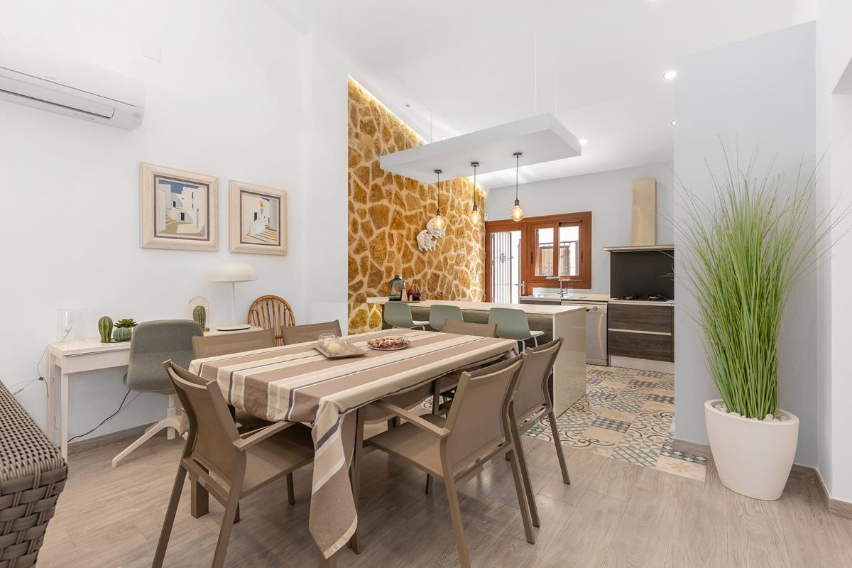 Villa a Orihuela, Alicante, Spagna 4 camere da letto, 168 mq. N° 148977