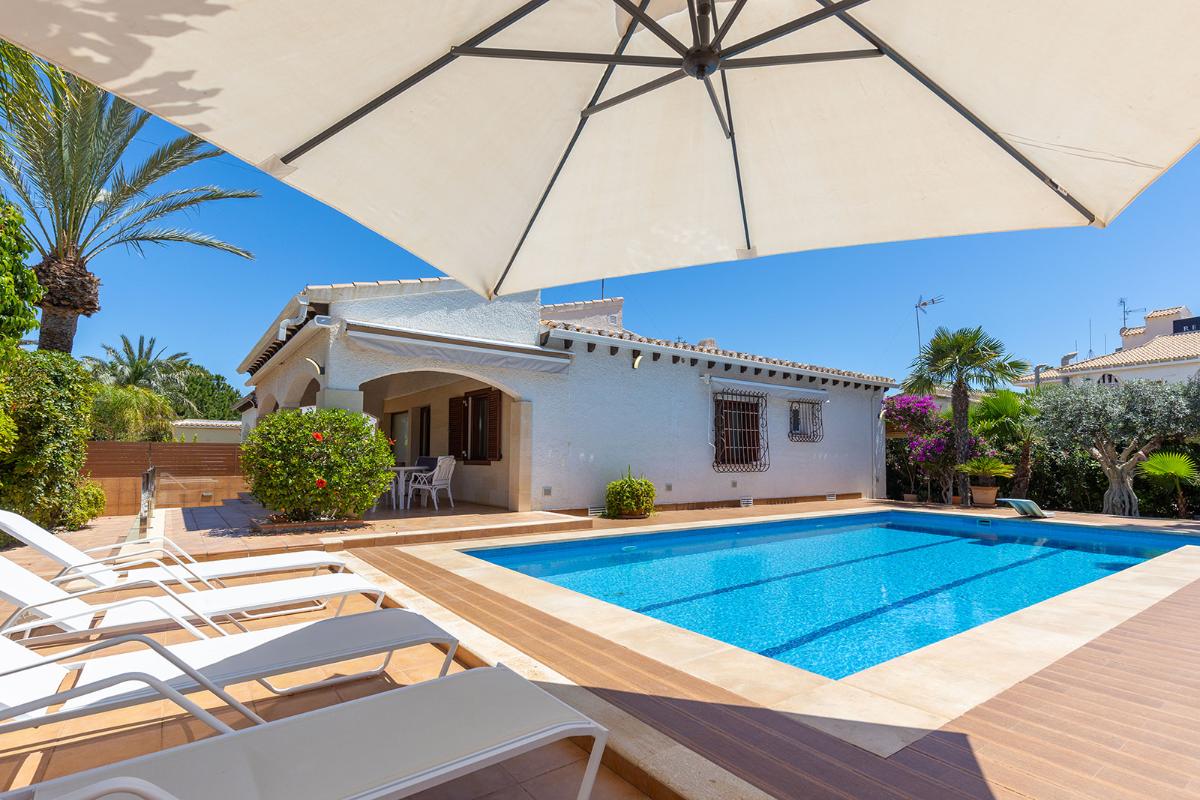 Villa a Orihuela, Alicante, Spagna 4 camere da letto, 168 mq. N° 148977