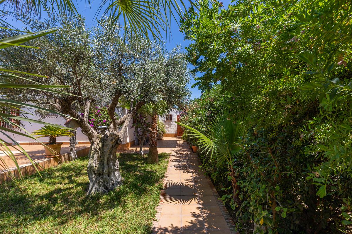 Villa a Orihuela, Alicante, Spagna 4 camere da letto, 168 mq. N° 148977