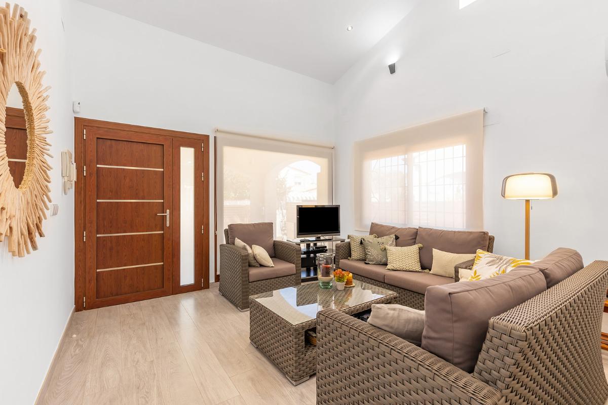Villa a Orihuela, Alicante, Spagna 4 camere da letto, 168 mq. N° 148977