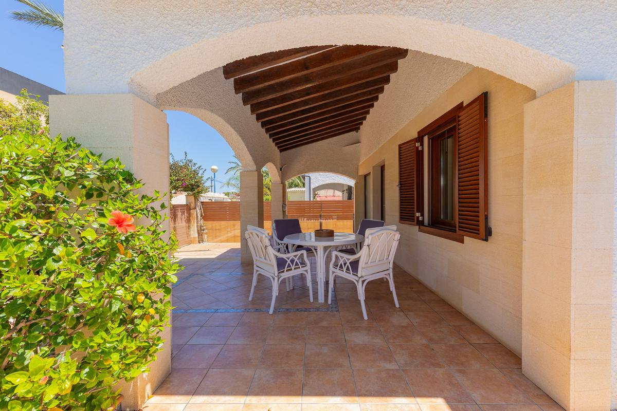 Villa a Orihuela, Alicante, Spagna 4 camere da letto, 168 mq. N° 148977
