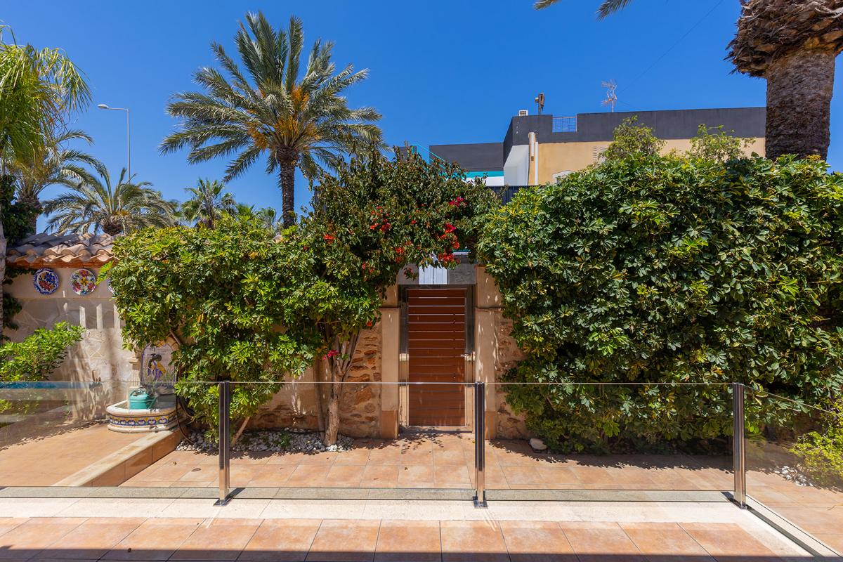 Villa a Orihuela, Alicante, Spagna 4 camere da letto, 168 mq. N° 148977