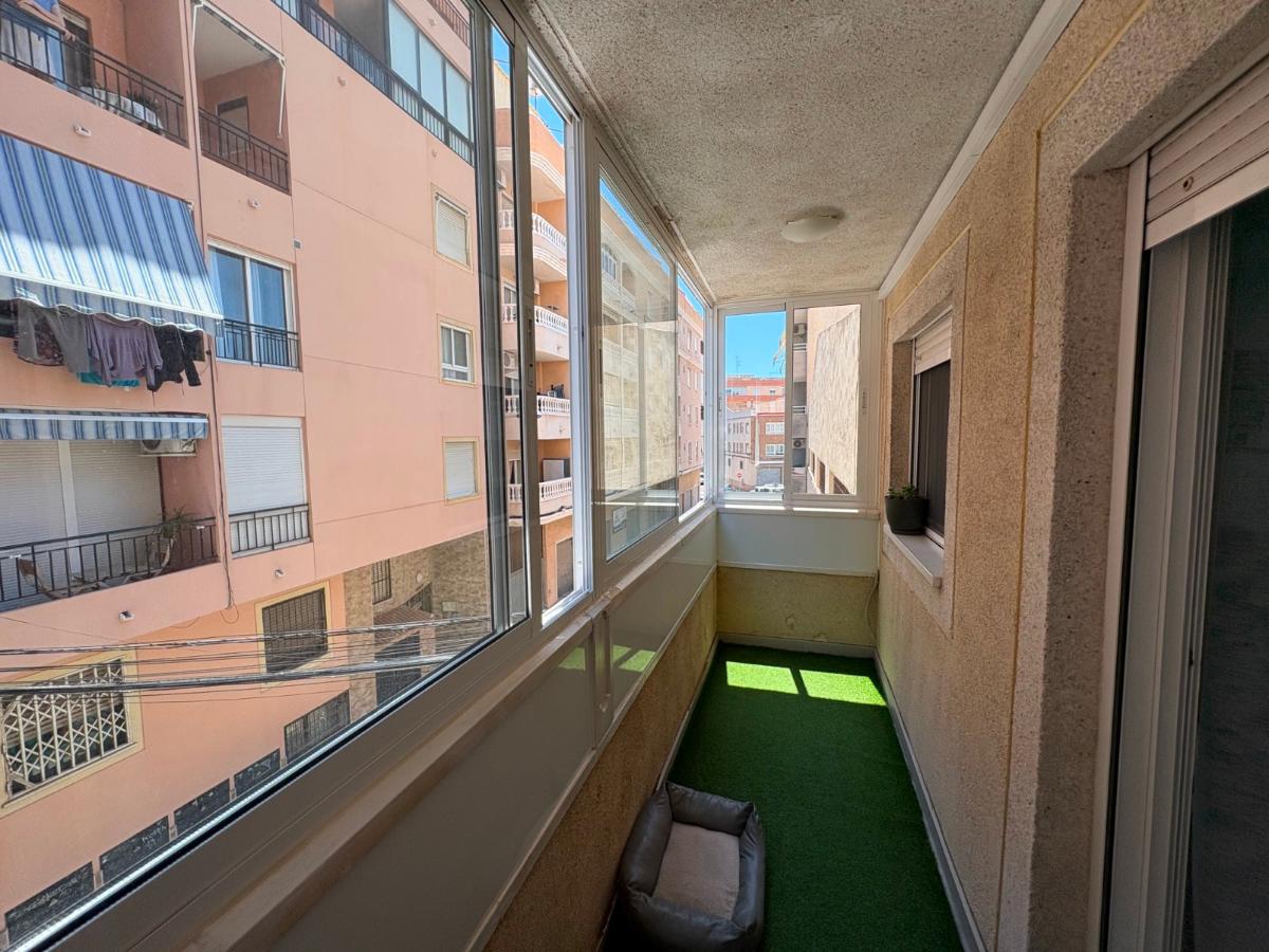 Apartment in Torrevieja, Alicante, Spain 4 bedrooms, 115 sq.m. No. 148972