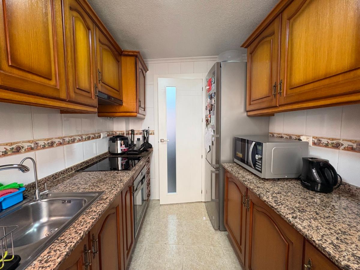 Apartment in Torrevieja, Alicante, Spain 4 bedrooms, 115 sq.m. No. 148972