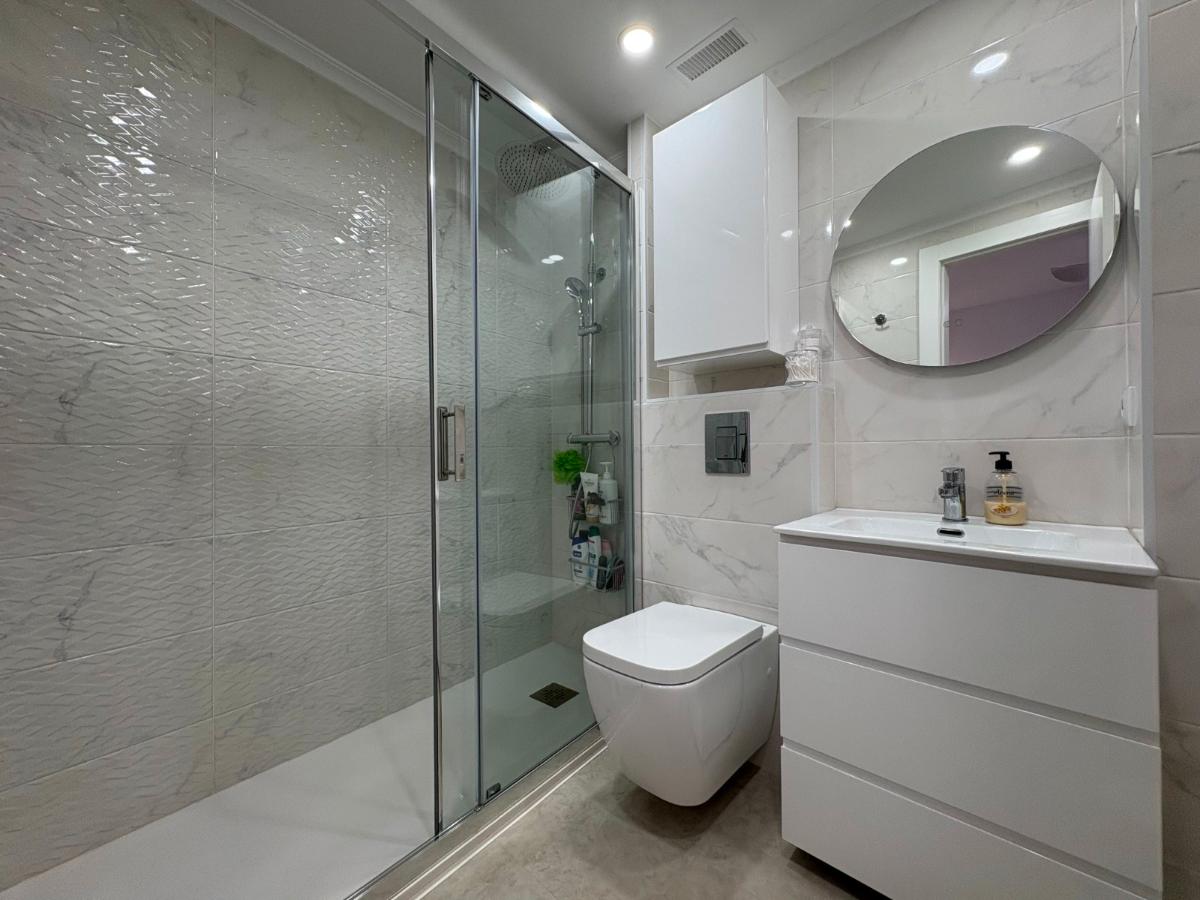 Apartment in Torrevieja, Alicante, Spain 4 bedrooms, 115 sq.m. No. 148972