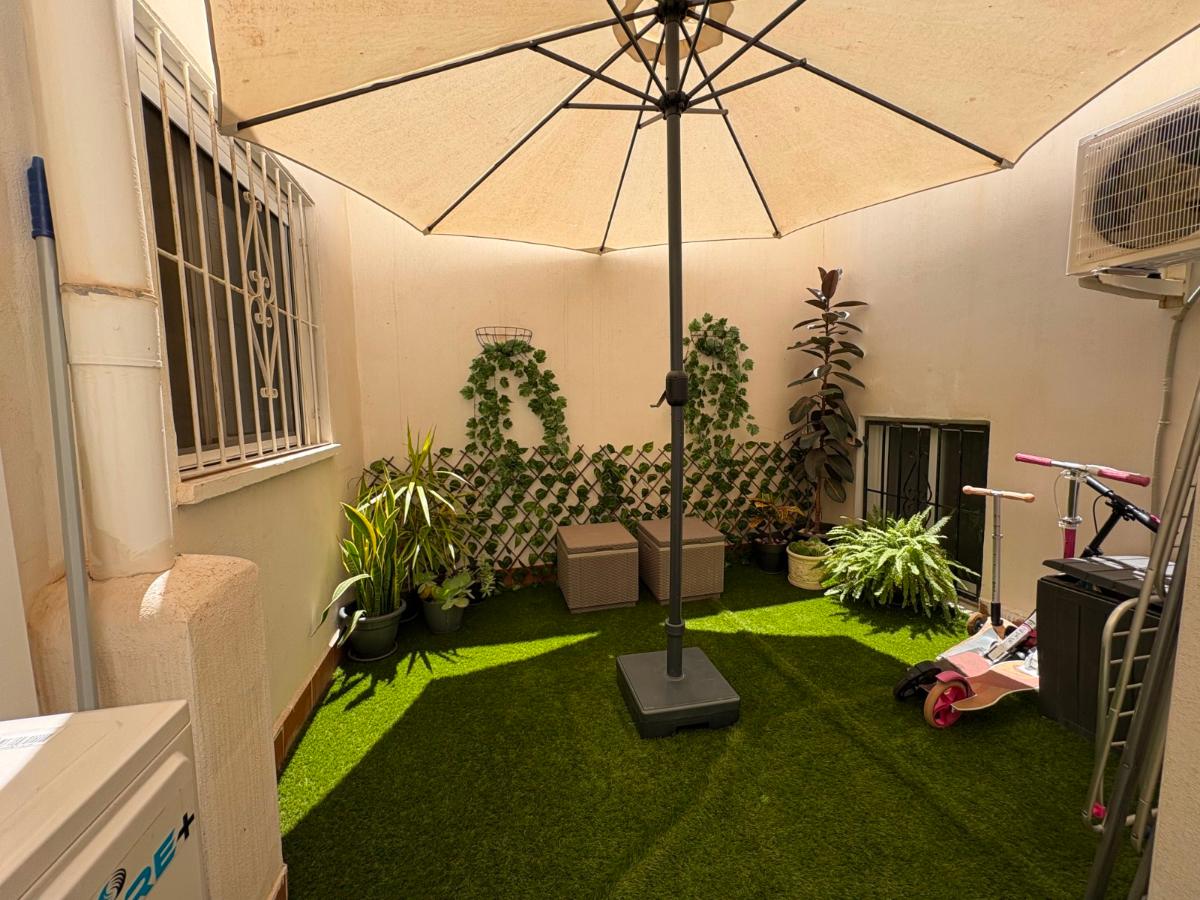 Apartment in Torrevieja, Alicante, Spain 4 bedrooms, 115 sq.m. No. 148972