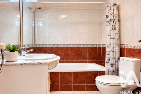 Apartment for sale in Vandellòs i l'Hospitalet de l'Infant, Tarragona, Spain 2 bedrooms, 70 sq.m. No. 172411 - photo 9