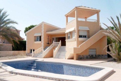Huvila myytävänä La Manga del Mar Menor, Murcia, Espanja, 3 makuuhuonetta, 465 m2 No. 171690 - kuva 2