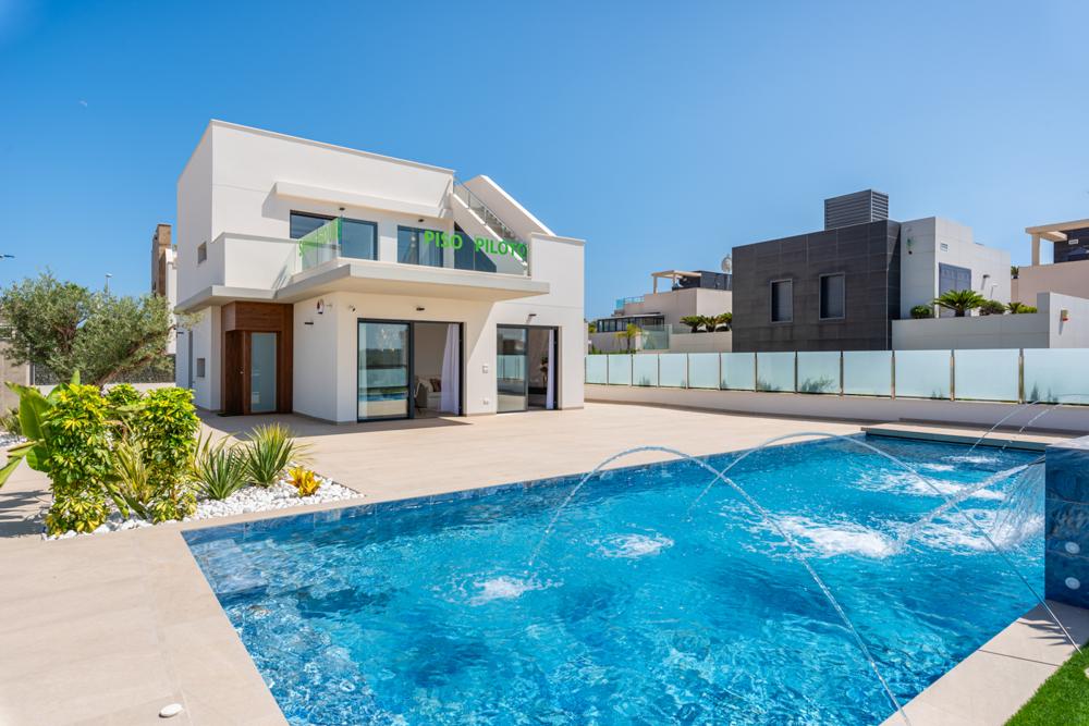 Villa en Dehesa De Campoamor, Alicante, España 3 dormitorios, 242 m2 No. 182234