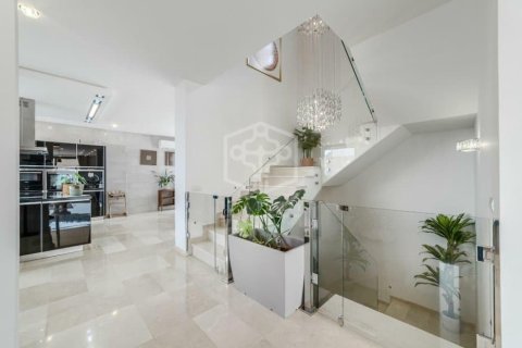 Villa à vendre à Adeje, Tenerife, Espagne, 5 chambres, 450 m2 No. 147620 - photo 11