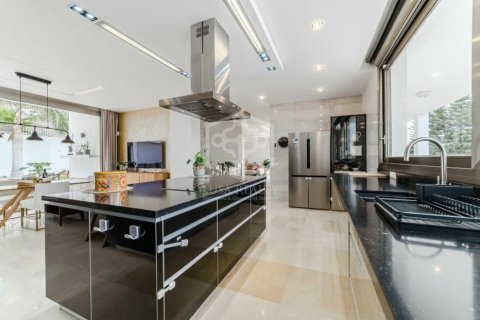 Villa à vendre à Adeje, Tenerife, Espagne, 5 chambres, 450 m2 No. 147620 - photo 7