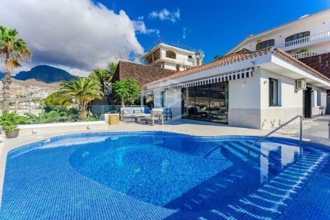 Villa à vendre à Adeje, Tenerife, Espagne, 4 chambres, 435 m2 No. 147619 - photo 3