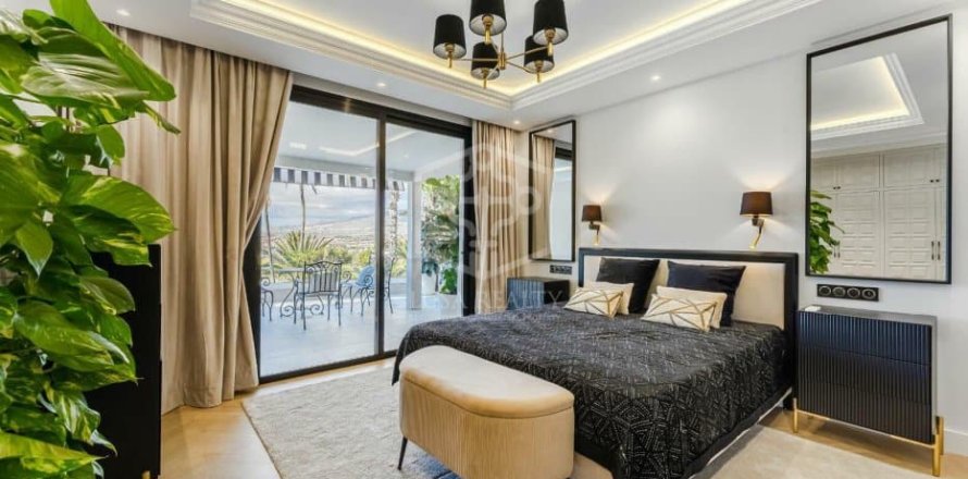 Villa à Adeje, Tenerife, Espagne 4 chambres, 435 m2 No. 147619