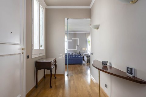 Huoneisto vuokrattavana Barcelona, Espanja, 4 makuuhuonetta, 200 m2 No. 192846 - kuva 11