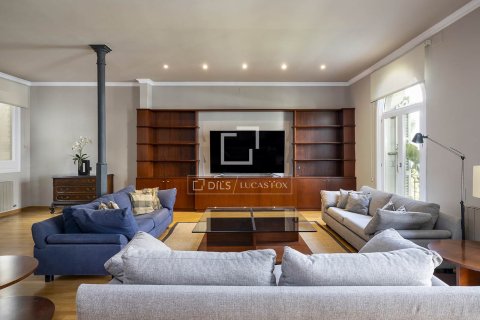 Huoneisto vuokrattavana Barcelona, Espanja, 4 makuuhuonetta, 200 m2 No. 192846 - kuva 2