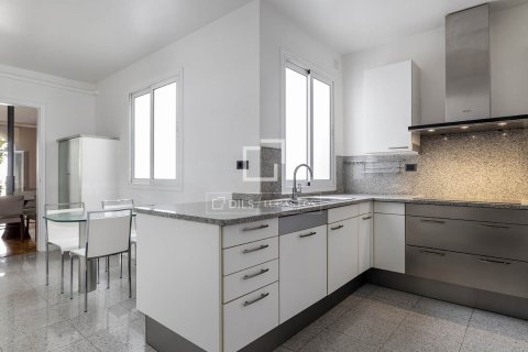 Huoneisto vuokrattavana Barcelona, Espanja, 4 makuuhuonetta, 200 m2 No. 192846 - kuva 10