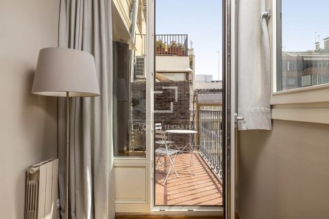 Huoneisto vuokrattavana Barcelona, Espanja, 4 makuuhuonetta, 200 m2 No. 192846 - kuva 26