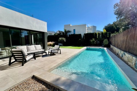 Villa till salu i Pinar De Campoverde, Alicante, Spanien 3 sovrum, 282 kvm. Nr. 144334 - foto 2