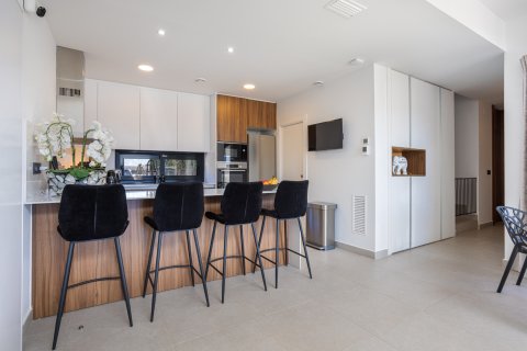 Продажа виллы в Сьюдад Кесада, Аликанте, Испания 4 спальни, 153м2 №144336 - фото 7