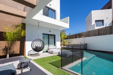 Продажа виллы в Сьюдад Кесада, Аликанте, Испания 4 спальни, 153м2 №144336 - фото 30