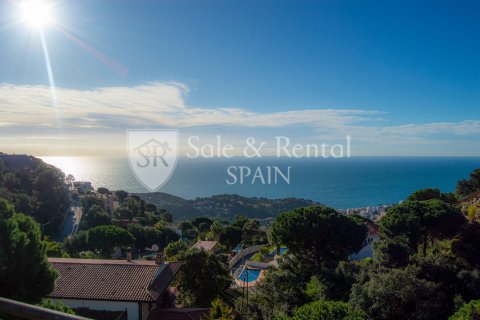Casa a Lloret de Mar, Girona, Spagna 6 camere da letto, 500 mq. N° 166404