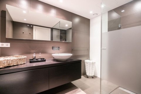 Lägenhet till salu i Barcelona, Spanien 4 sovrum, 160 kvm. Nr. 141007 - foto 11