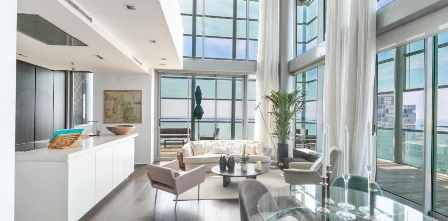 Lägenhet i Barcelona, Spanien 4 sovrum, 160 kvm. Nr. 141007