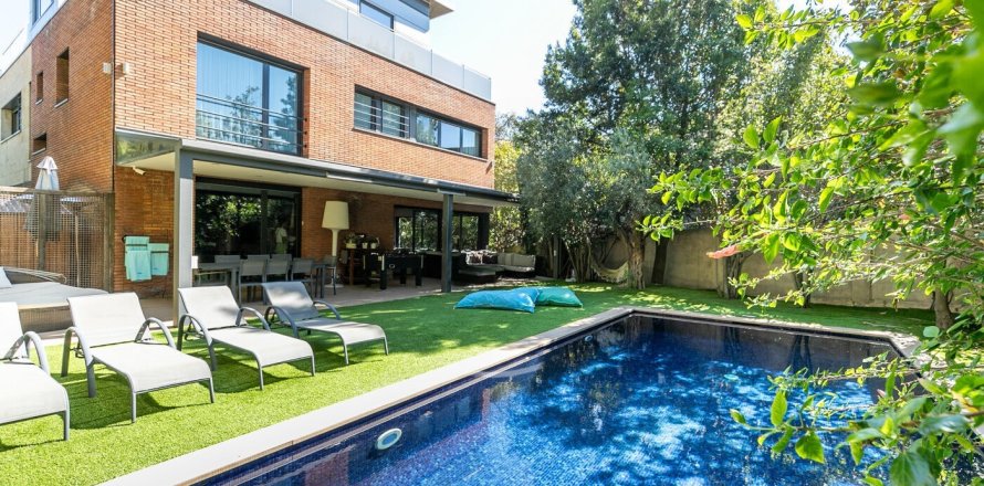 House in Barcelona, Spanien 5 Schlafzimmer, Nr. 141008