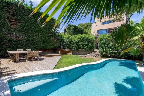 Продажа дома в Барселона, Испания 5 спален, №141004 - фото 3